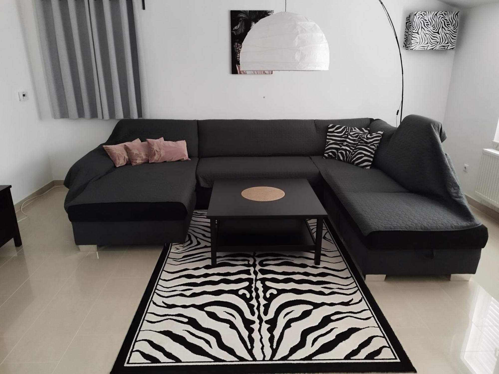 Ferienwohnung Am Sandstrand Omiš Esterno foto