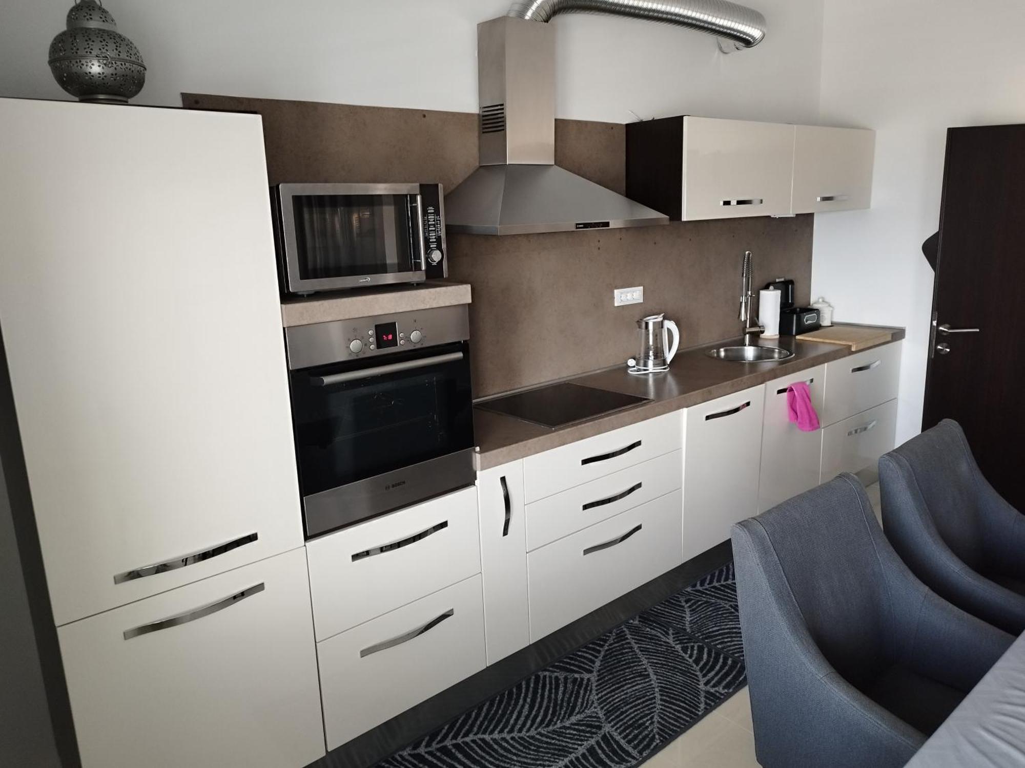 Ferienwohnung Am Sandstrand Omiš Esterno foto