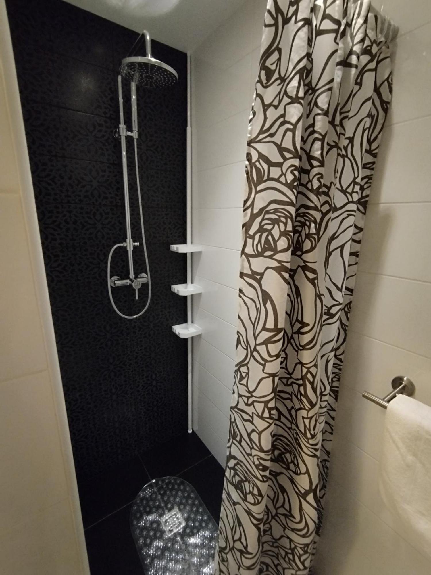 Ferienwohnung Am Sandstrand Omiš Esterno foto
